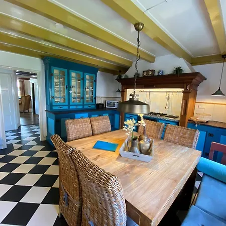 Nicely Decorated With Garden, Near The Sea *