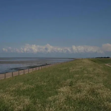 Comfortable Coastal Getaway *